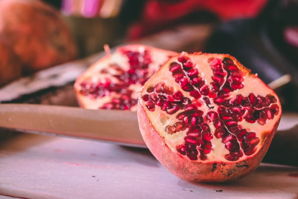 Pomegranate: Expert opinions, health risks, and many more